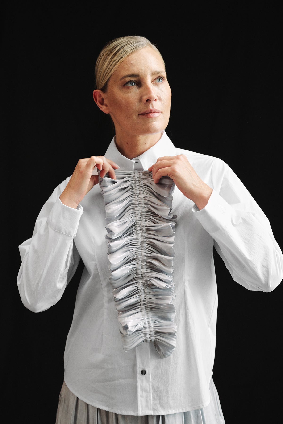 Atelier Taktil AT-Enya Ruffle Tie Japanese Silver Accessories 8 Grey