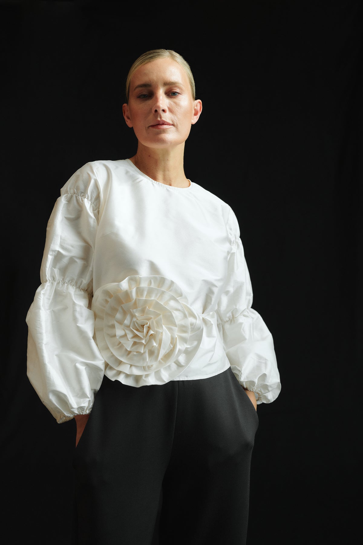 Atelier Taktil AT-Skye Big Rosette Accessories 07 Creme